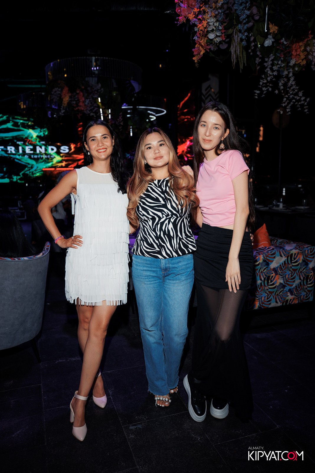 FRIENDS BAR & TERRACE. КИПЯТКОМ АЛМАТЫ!