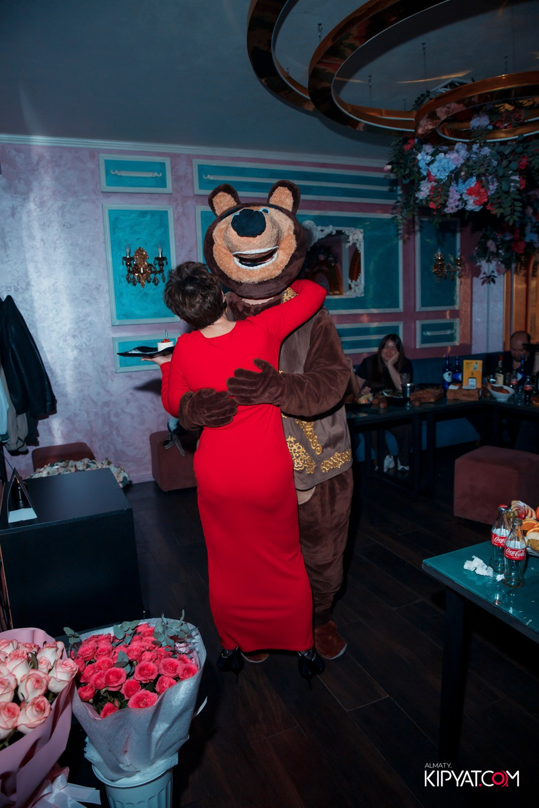 УХО И МЕДВЕДЬ НА САИНА. КИПЯТКОМ АЛМАТЫ! Фотосъемка мероприятий в Алматы