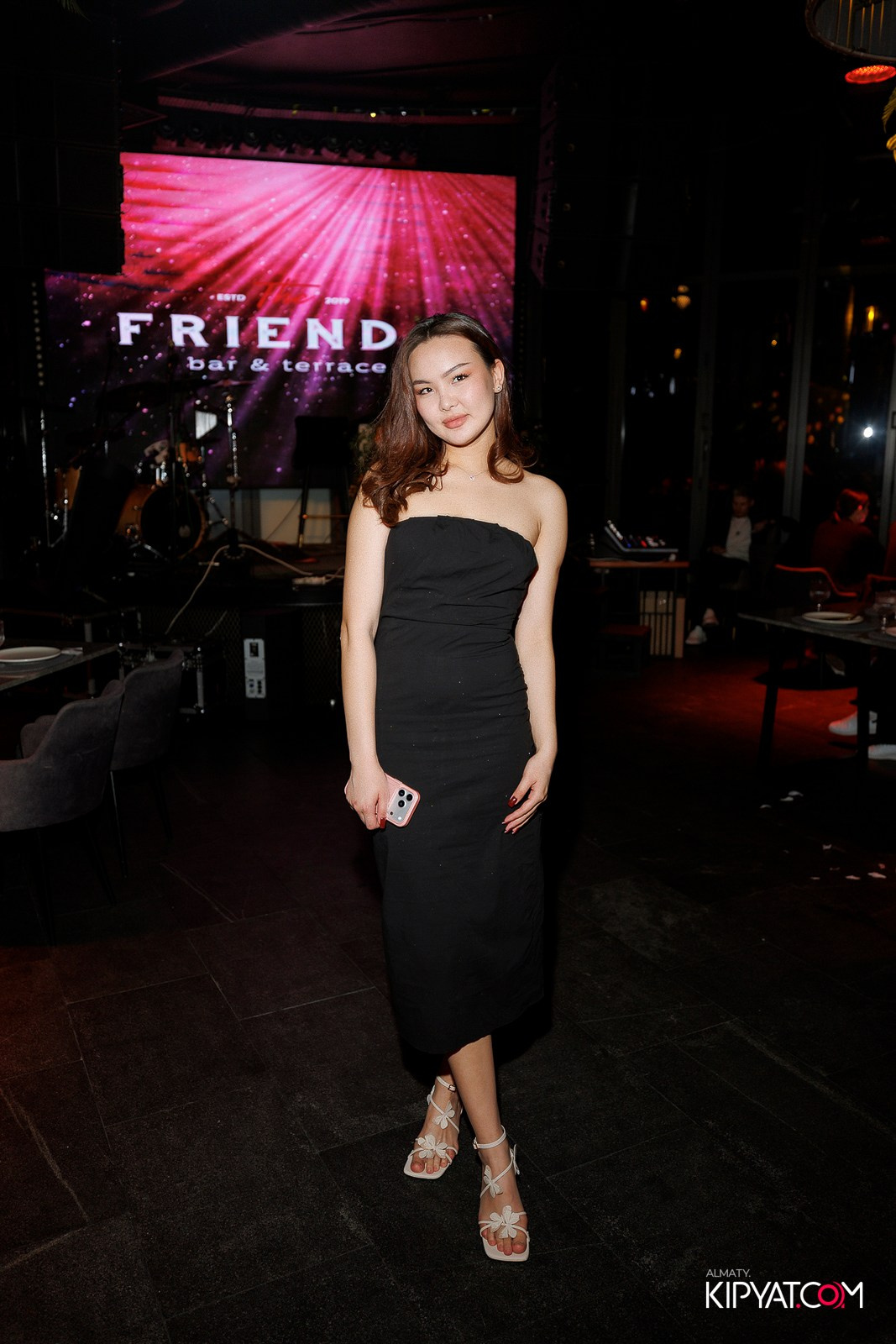 FRIENDS BAR & TERRACE. КИПЯТКОМ АЛМАТЫ! Фотосъемка мероприятий в Алматы