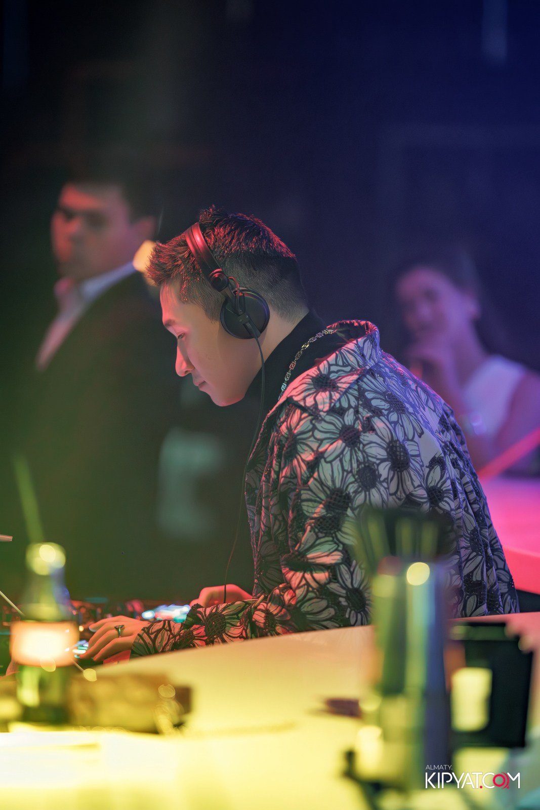 SANTA RAVE В НОЧНОМ КЛУБЕ SANTA BARBARA. КИПЯТКОМ АЛМАТЫ!