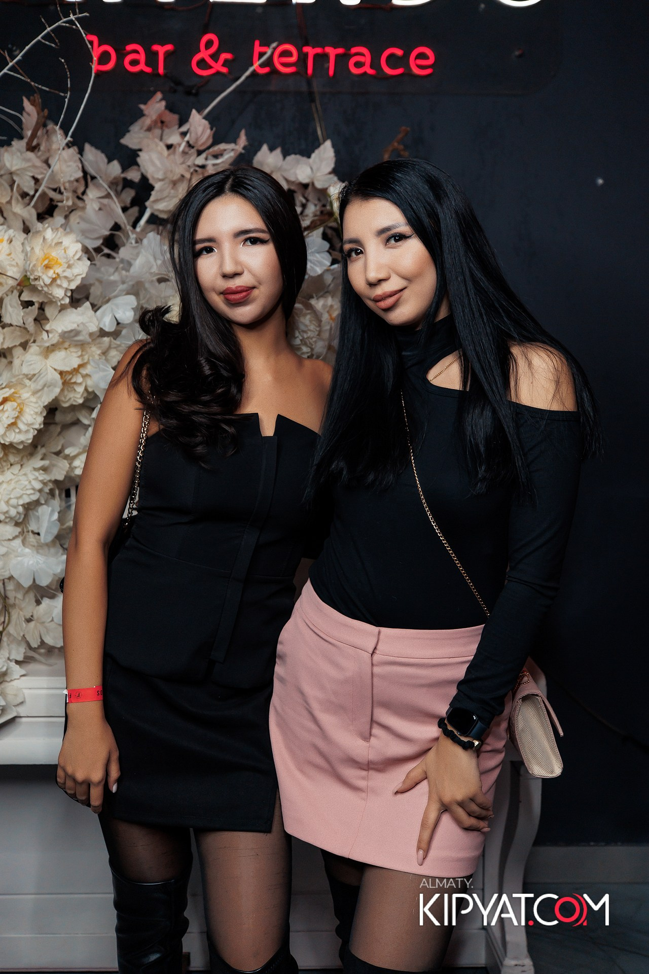 FRIENDS BAR & TERRACE. КИПЯТКОМ АЛМАТЫ!