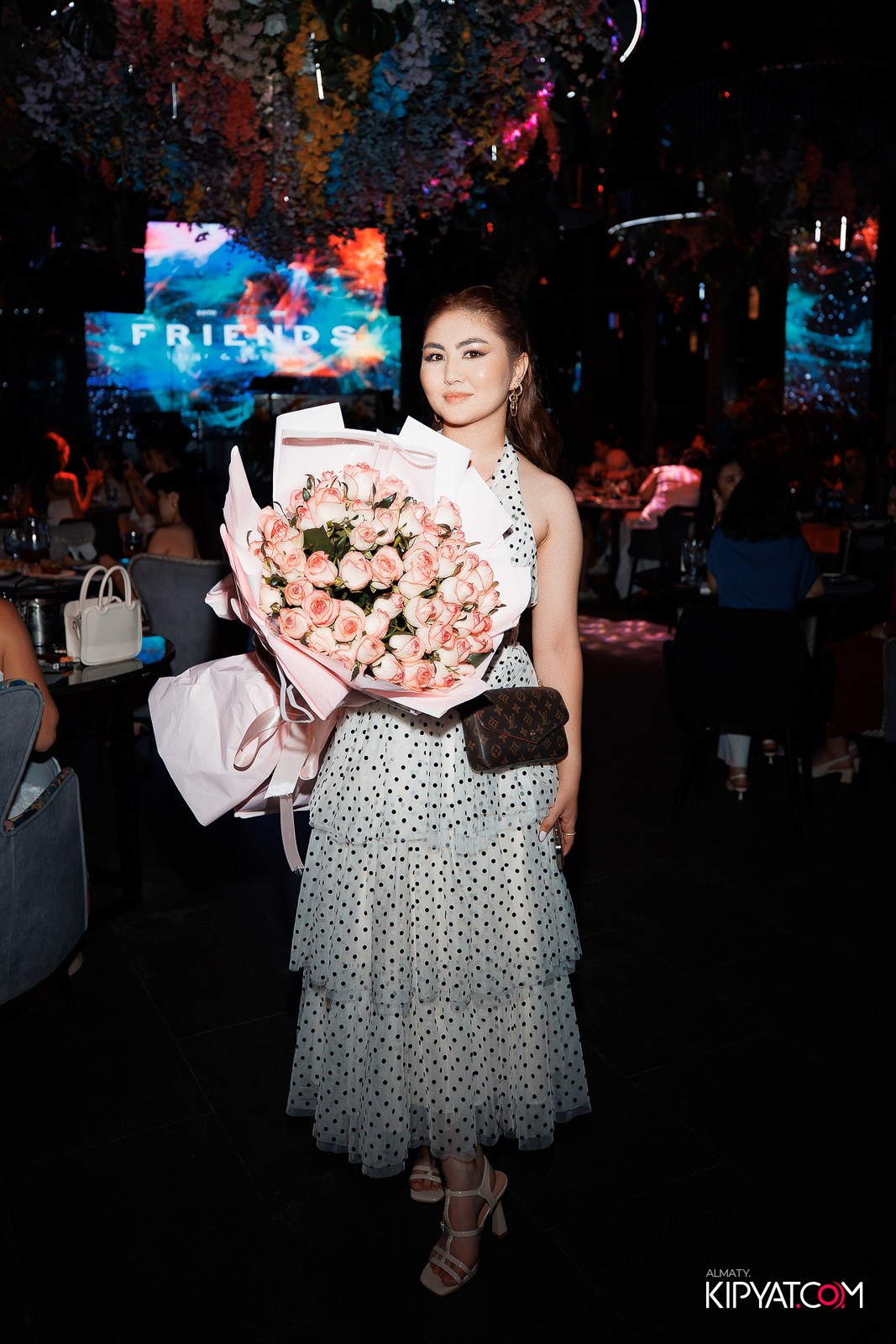 FRIENDS BAR & TERRACE. КИПЯТКОМ АЛМАТЫ!