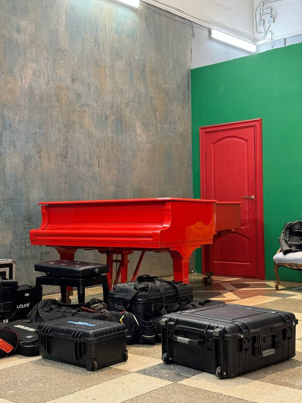 BACKSTAGE GALLERY. «MAK FLAME»