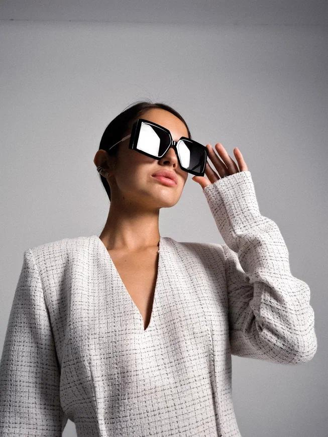 WHO'S THE BOSS. Фотосъемки