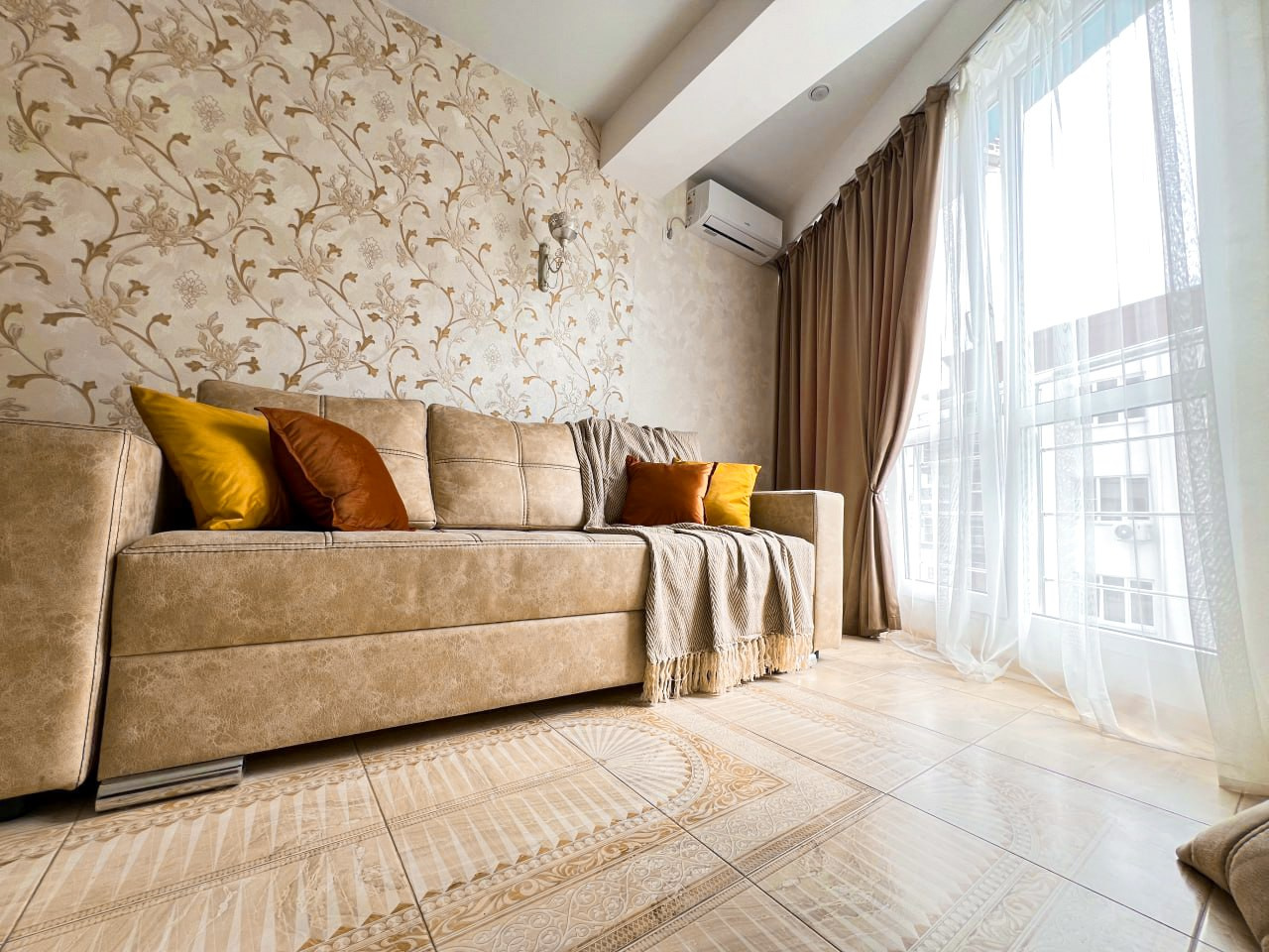 Отличный вариант для отдыха семьей, командировки, путешествия с друзьями. Квартиры посуточно, длительно в Сочи, LARA APART GROUP