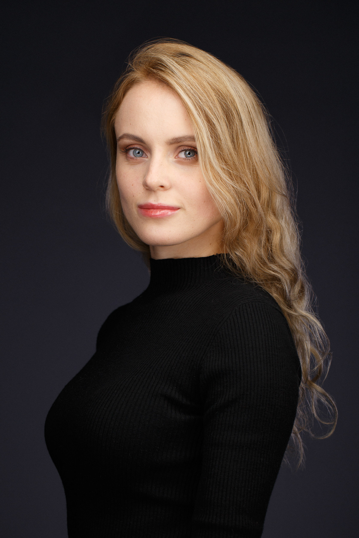 Классический деловой портрет. Бизнес-портрет | Хедшот-фотограф | Студия делового портрета в Москве