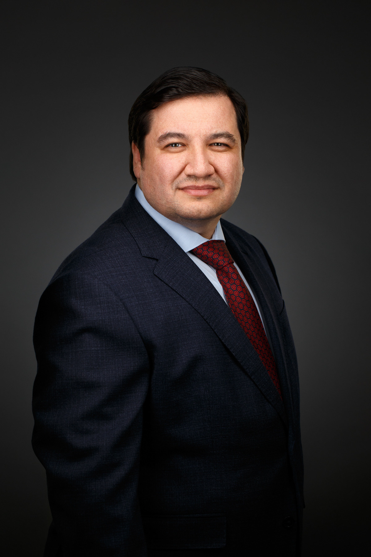 Классический деловой портрет. Бизнес-портрет | Хедшот-фотограф | Студия делового портрета в Москве