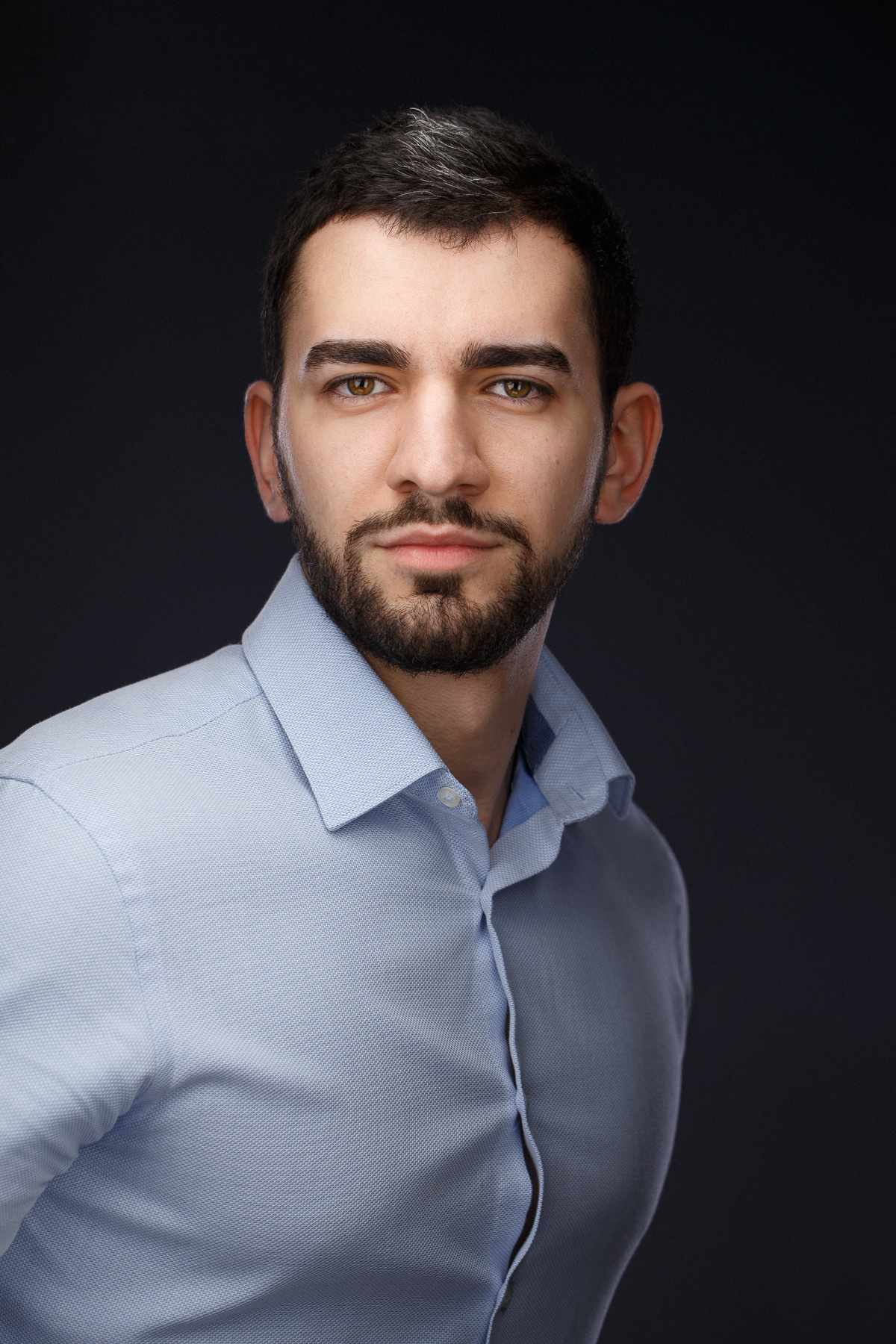 Классический деловой портрет. Бизнес-портрет | Хедшот-фотограф | Студия делового портрета в Москве