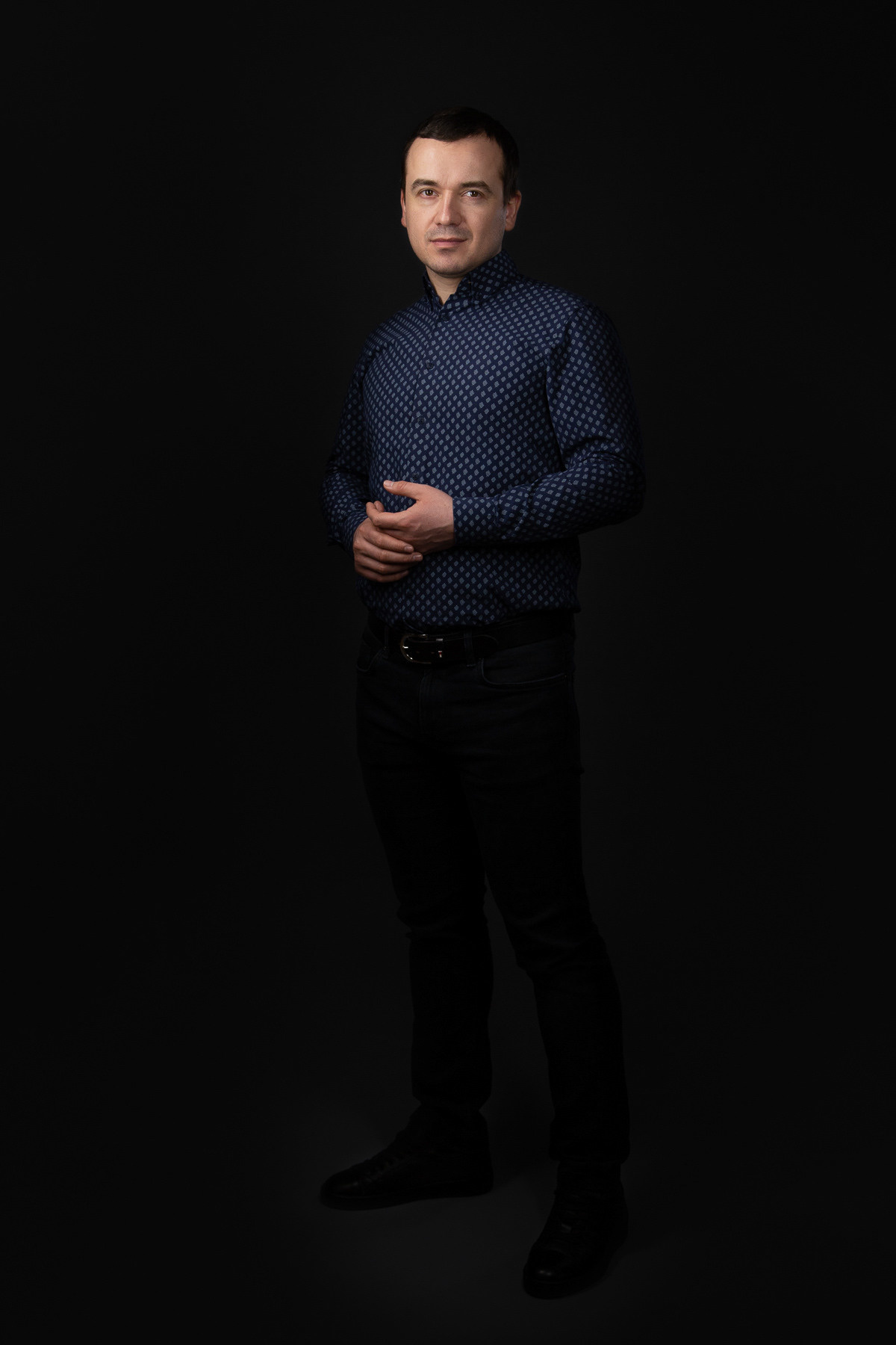 Классический деловой портрет. Бизнес-портрет | Хедшот-фотограф | Студия делового портрета в Москве