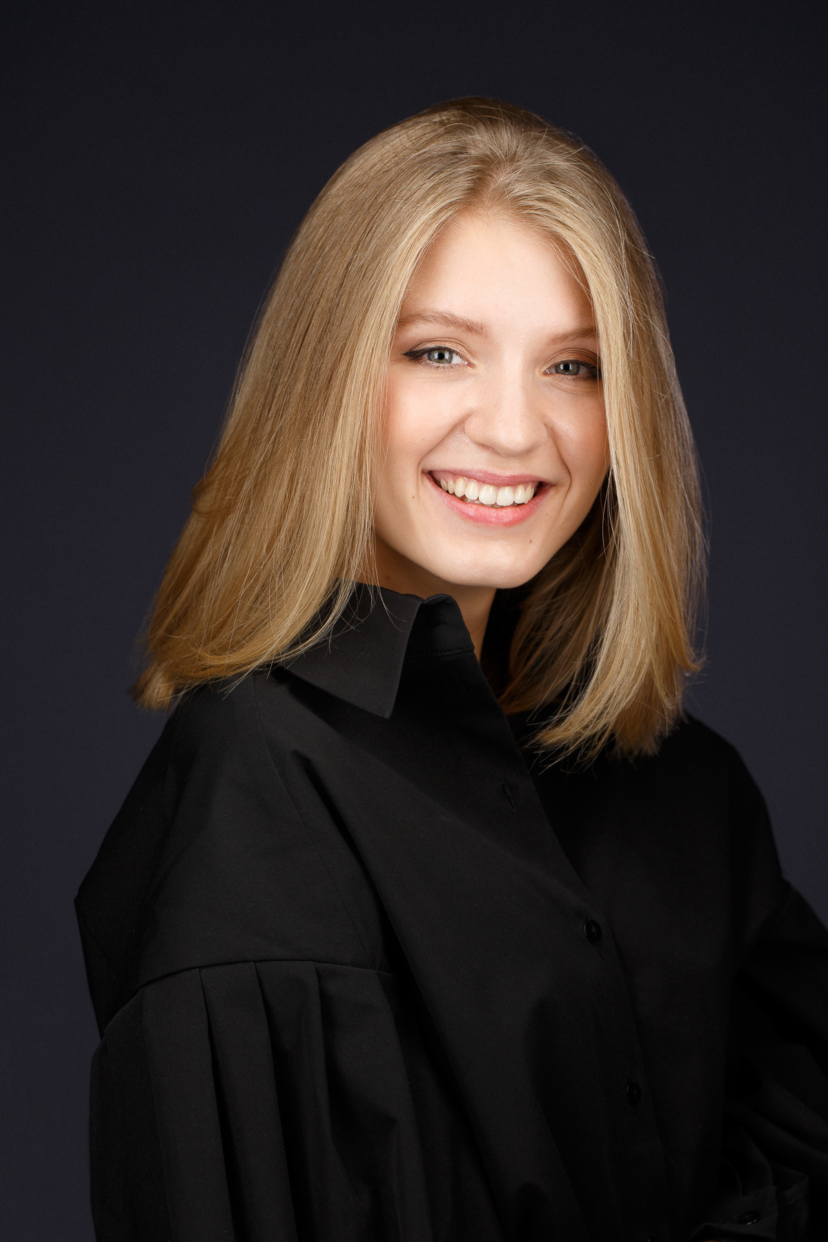 Классический деловой портрет. Бизнес-портрет | Хедшот-фотограф | Студия делового портрета в Москве