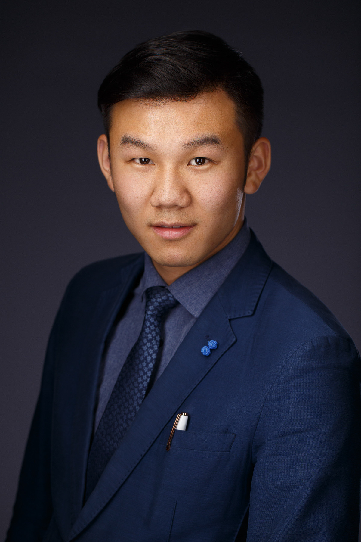 Классический деловой портрет. Бизнес-портрет | Хедшот-фотограф | Студия делового портрета в Москве