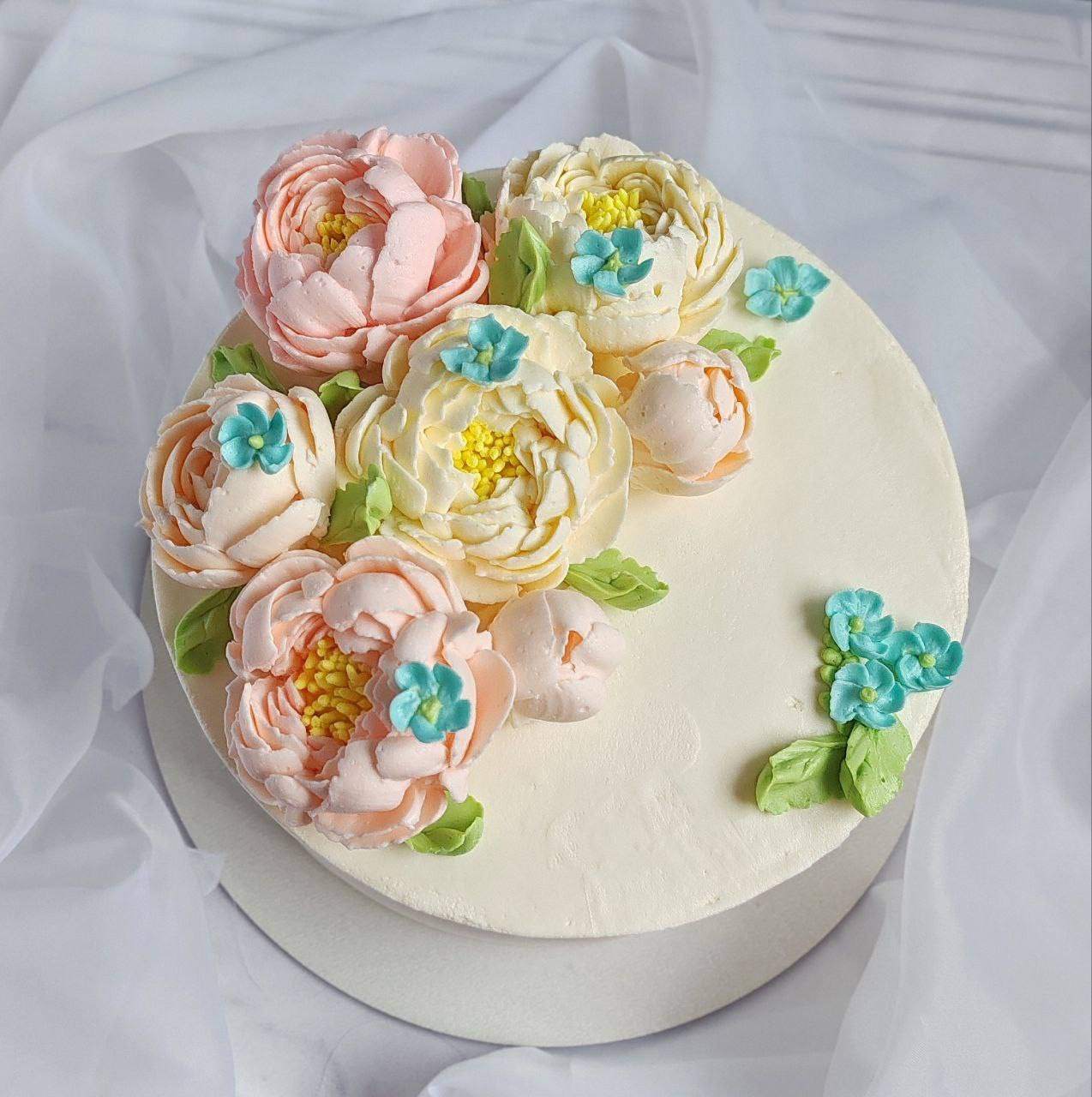 Работы учениц. Аникина Юлия / Кремовая флористика в корейской технике