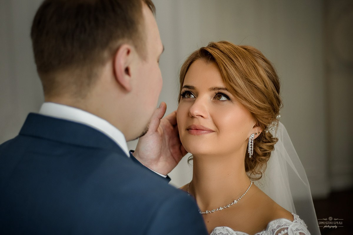 Свадебная фотосессия в интерьере: уют, фактура и свет как у старых мастеров. Свадебный фотограф — Санкт-Петербург (СПб) Питер
