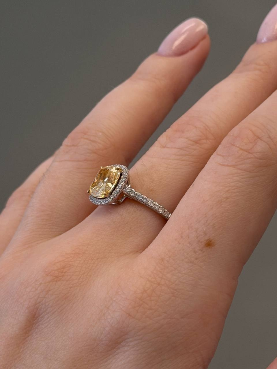 Ювелирные изделия и бижутерия