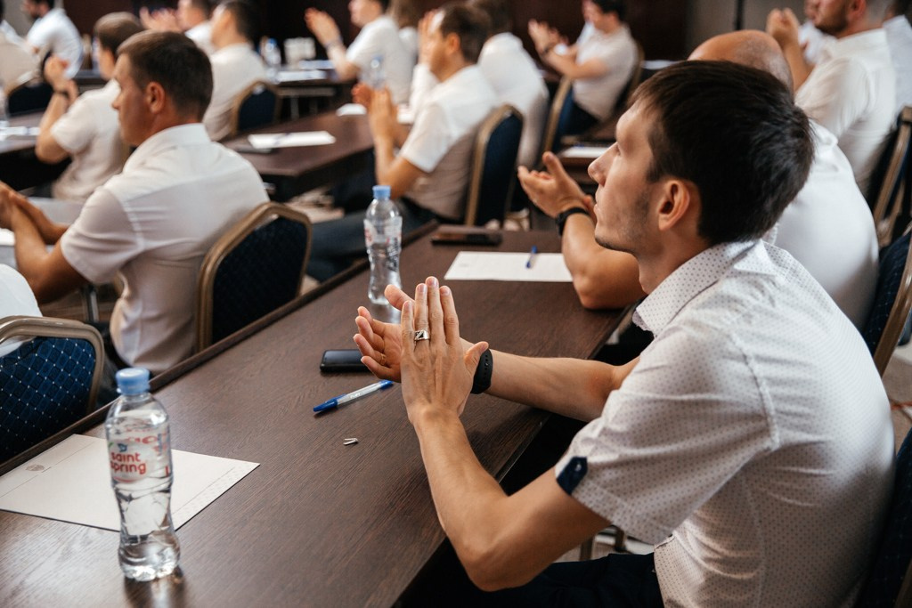 Фотосъёмка конференций, рабочих встреч. Свадебный, репортажный фотограф Дмитрий Макарченко