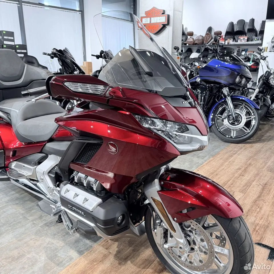 2023 НОNDA Goldwing NEW Candy Ardеnt Rеd МANUAL. Hello Davidson, Москва. Только хорошие мотоциклы…