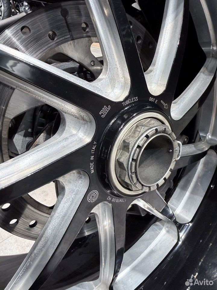 Купить 2015 Ducati Diavel Red Carbon — подробнее на сайте. Hello Davidson, Москва. Только хорошие мотоциклы…