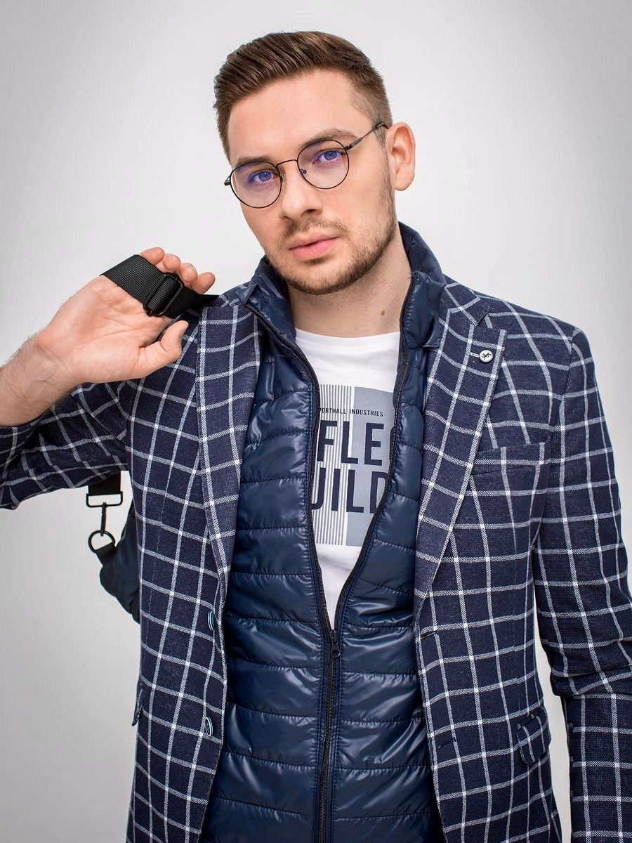 Александр — С. ТМ Продакшн — Съемка для маркетплейсов в Москве