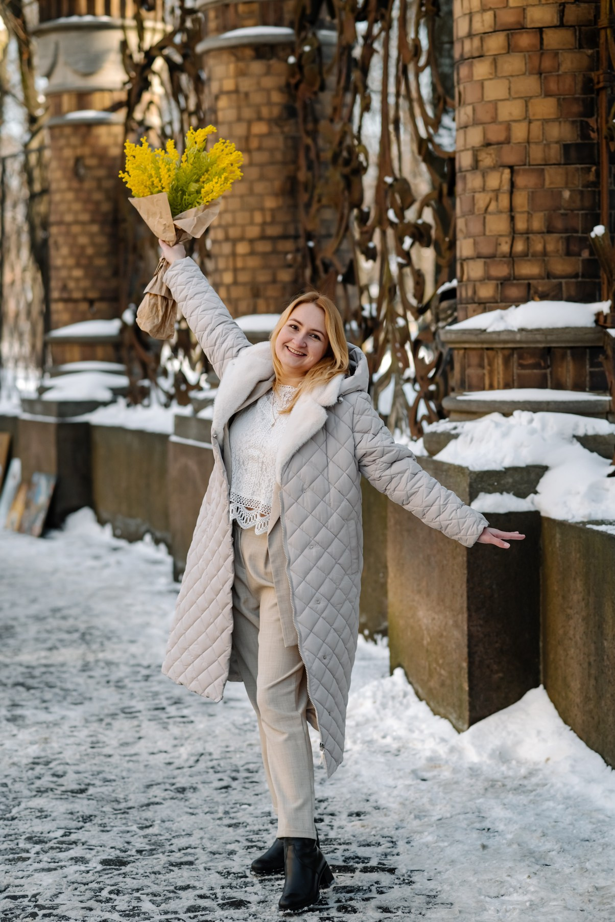 Прогулка с цветами по улицам и каналам. Свадебный и семейный фотограф в Санкт-Петербурге Елена Худякова