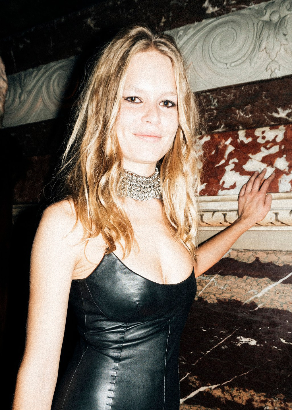 ANNA EWERS / ELLE. Фотограф Andre Boyakov