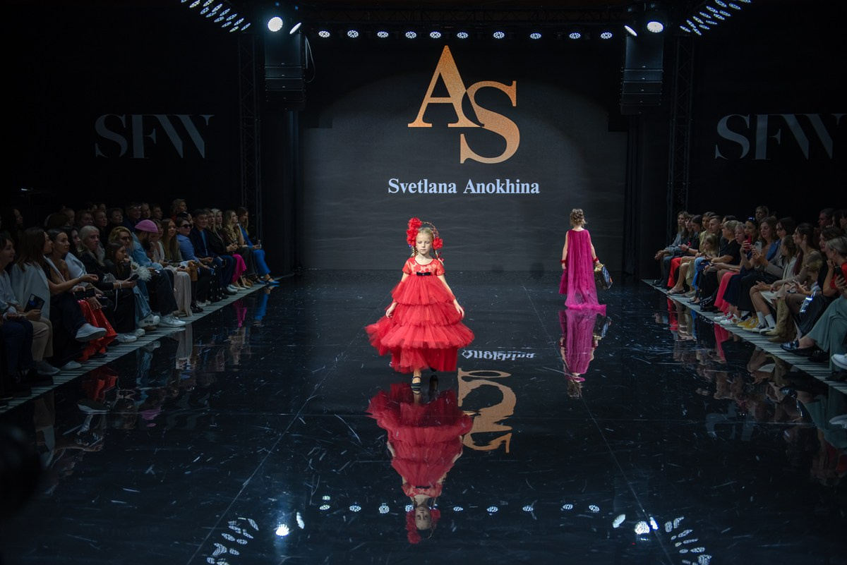 SochiFashionWeek2024 дизайнер Анохина Светлана. Семейный и коммерческий фотограф в Сочи Александр Бодунов