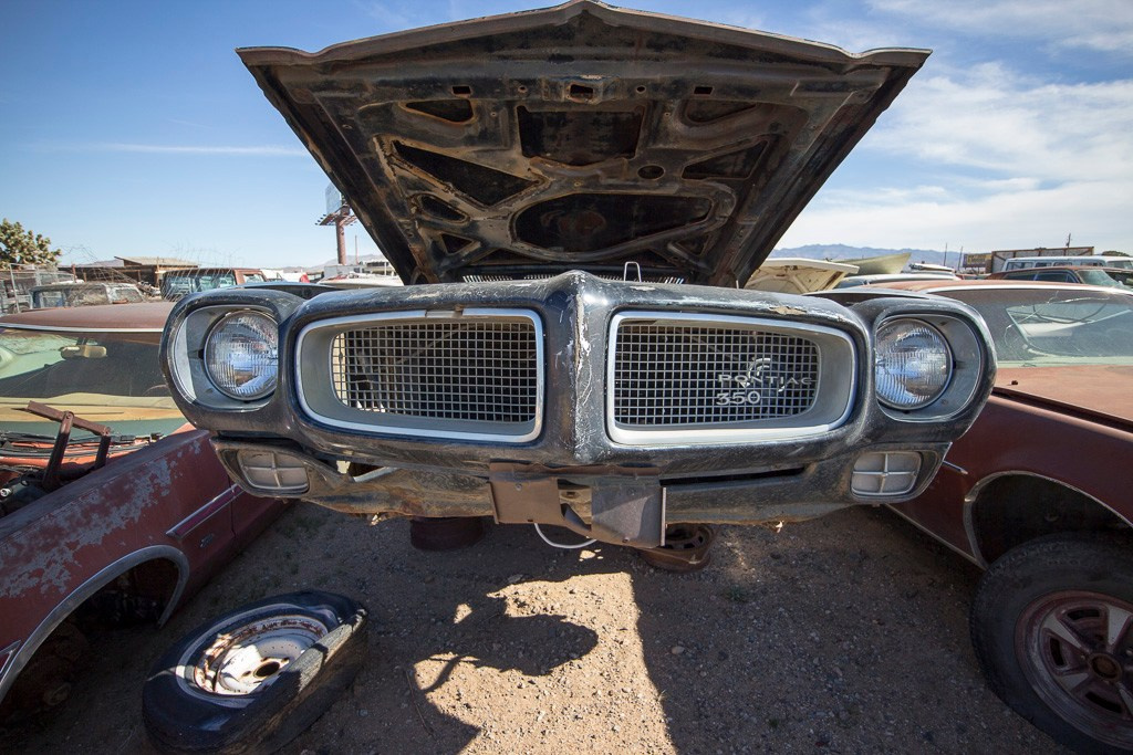Ретро- авторазборка, США, 2013. Фотограф Василий Буланов