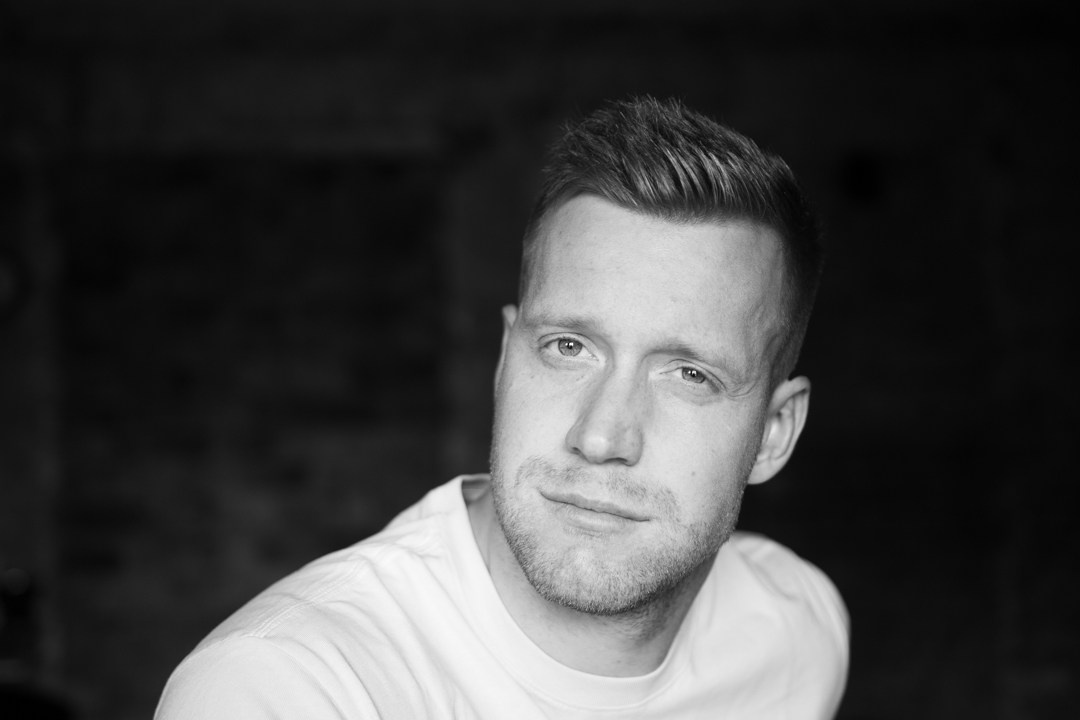 Павел, 187 см, 52-54 р-р. KED Production — продакшн из СПб. Создаём фото, видео и контент, который помогает брендам и селлерам продавать больше