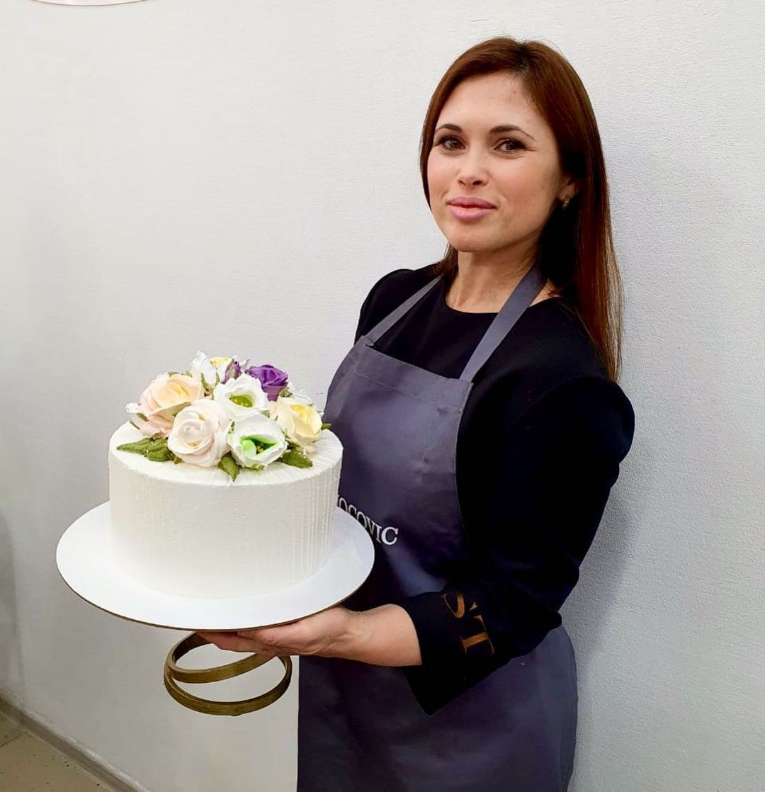 Торт Курсова. Подрядчики и друзья сети свадебных площадок House for wedding