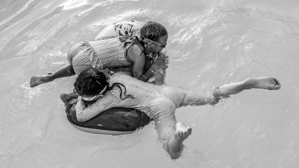 Black and white look. Фотограф