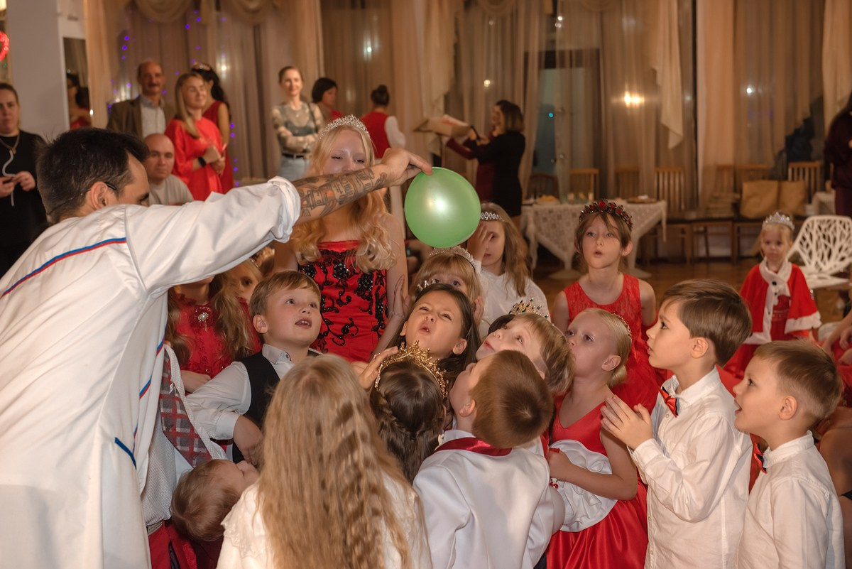 Выпускной в детской школе моделей HAPPYkids 2024. Семейный и коммерческий фотограф в Сочи Александр Бодунов
