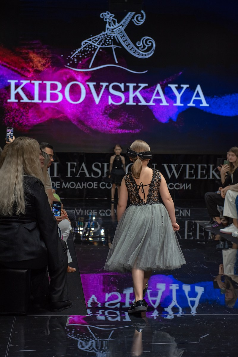 SochiFashionWeek2024 дизайнер Кибовская. Семейный и коммерческий фотограф в Сочи Александр Бодунов
