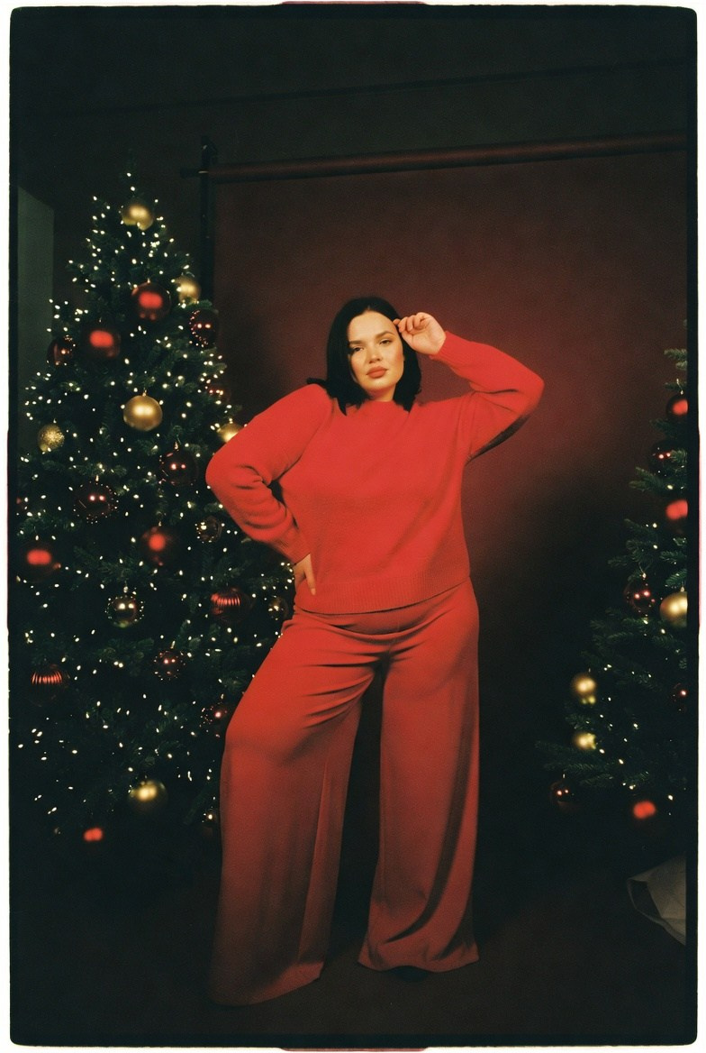 Плюс сайз в красном