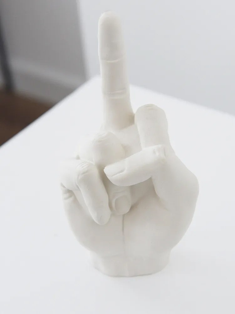 Статуэтка/фигурка «Средний палец»