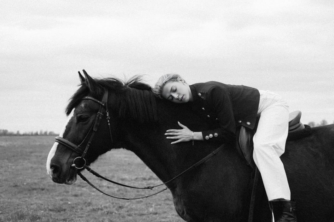 Лиза, фотосессия с лошадью. Фотограф Ефросиния Косарева