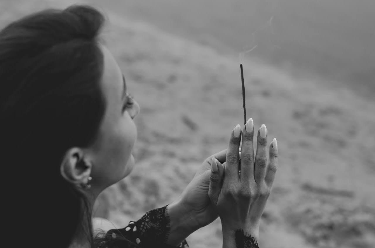 Tamara photoshoot by the water. Family, portrait, content photo in Costa Rica Evgeniya Besprozvannykh