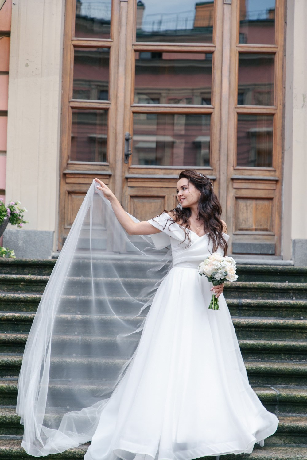 свадьба в спб заказать фотографа, где лучше провести свадьба в спб, свадебный банкетный зал какой выбрать, костюм на свадьбу жених, платье для невесты