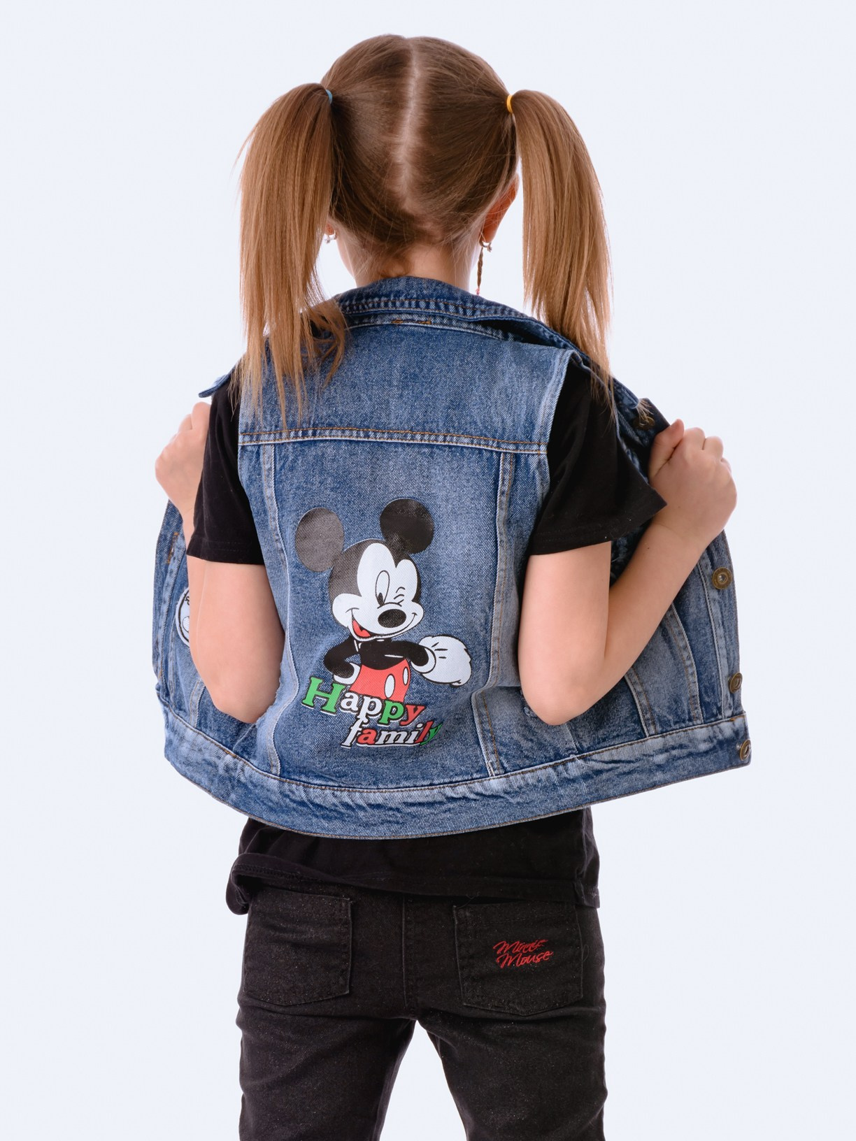 Детская фотосъемка для каталогов одежды и рекламы. Gramy-studio: фото, видео, инфографика и 3D визуализация для маркетплейсов