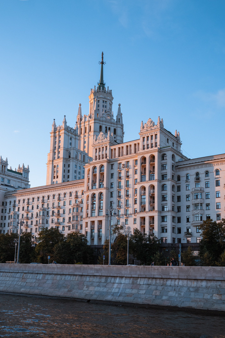 ПРОГУЛКИ ПО МОСКВЕ. ФОТОГРАФ И РЕТУШЕР В МОСКВЕ ВИКТОРИЯ АКИМОВА