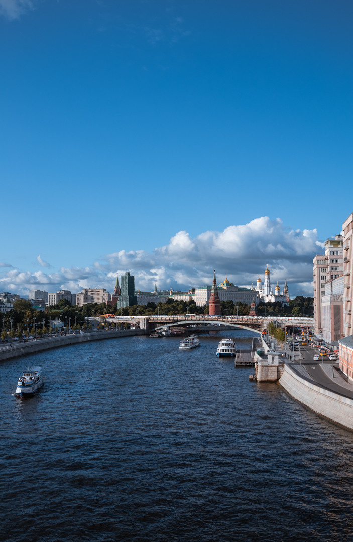 ПРОГУЛКИ ПО МОСКВЕ. ФОТОГРАФ И РЕТУШЕР В МОСКВЕ ВИКТОРИЯ АКИМОВА