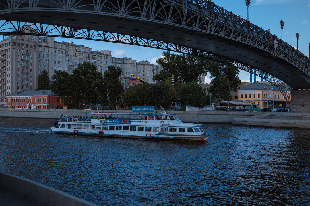 ПРОГУЛКИ ПО МОСКВЕ. ФОТОГРАФ И РЕТУШЕР В МОСКВЕ ВИКТОРИЯ АКИМОВА