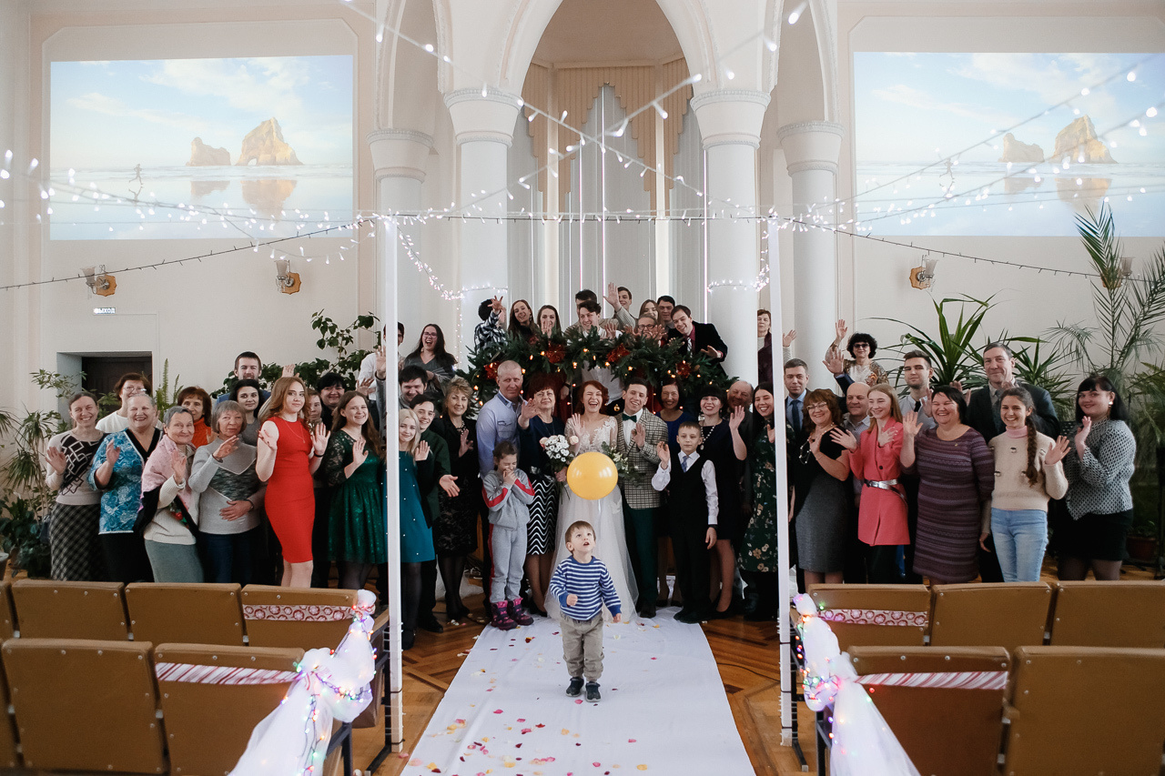 Виталий и Настя (прогулка, венчание, банкет). Семейный и свадебный фотограф в Нижнем Новгороде