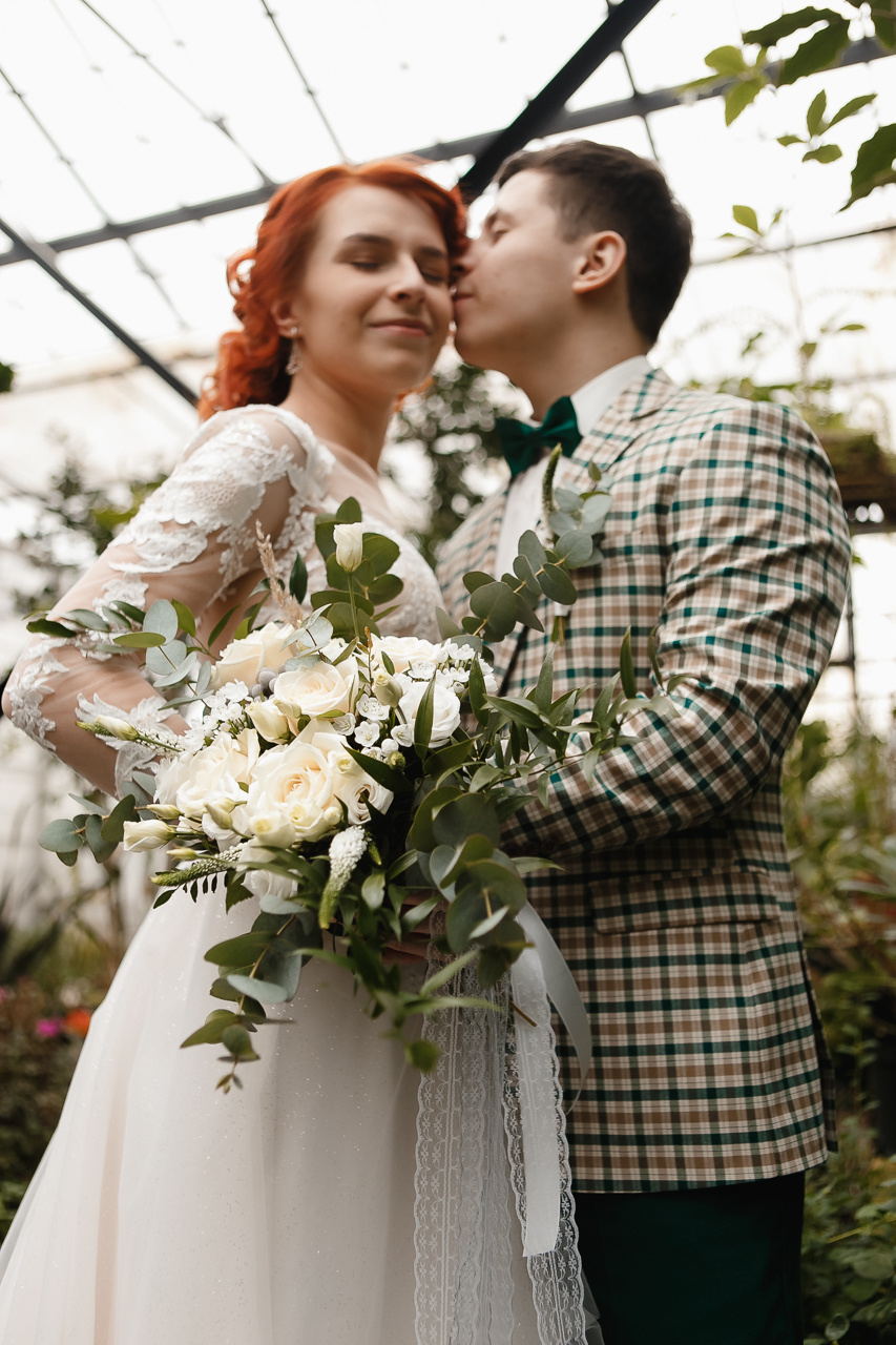 Виталий и Настя (прогулка, венчание, банкет). Семейный и свадебный фотограф в Нижнем Новгороде