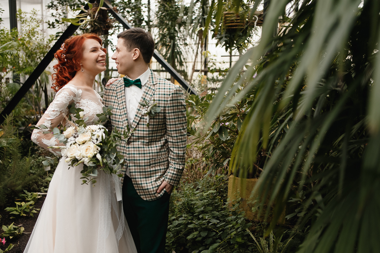 Виталий и Настя (прогулка, венчание, банкет). Семейный и свадебный фотограф в Нижнем Новгороде