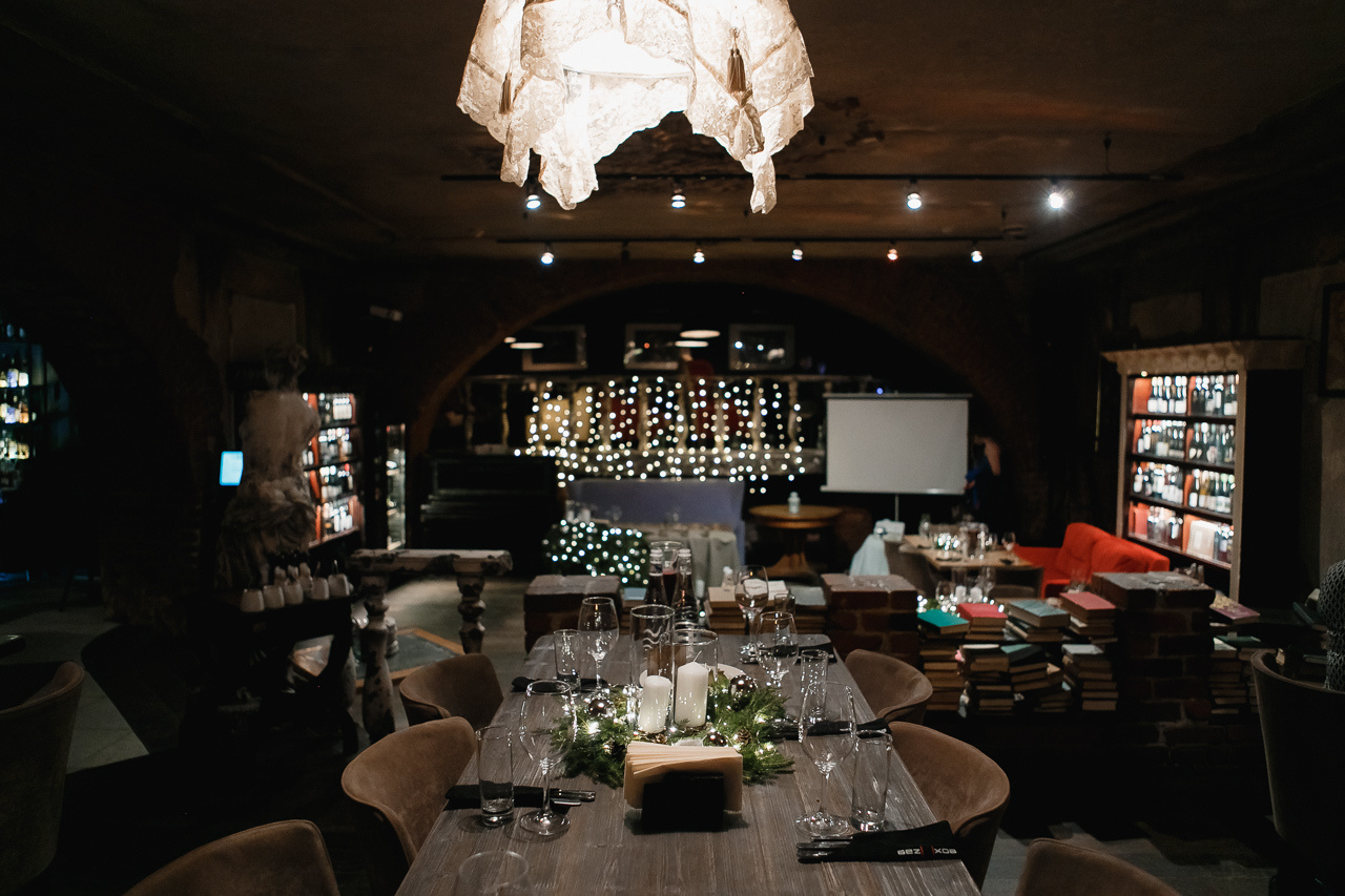 Виталий и Настя (прогулка, венчание, банкет). Семейный и свадебный фотограф в Нижнем Новгороде