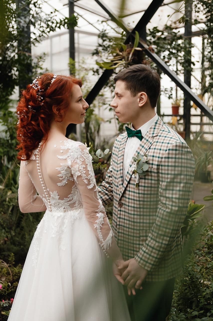 Виталий и Настя (прогулка, венчание, банкет). Семейный и свадебный фотограф в Нижнем Новгороде