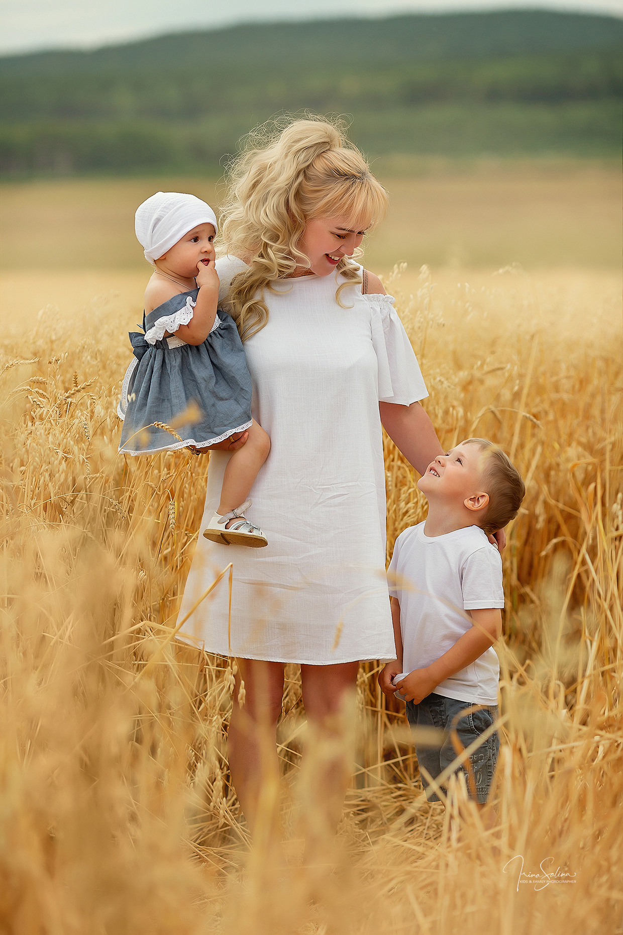 Семья (фотосессия на природе). Детский и семейный фотограф в Екатеринбурге