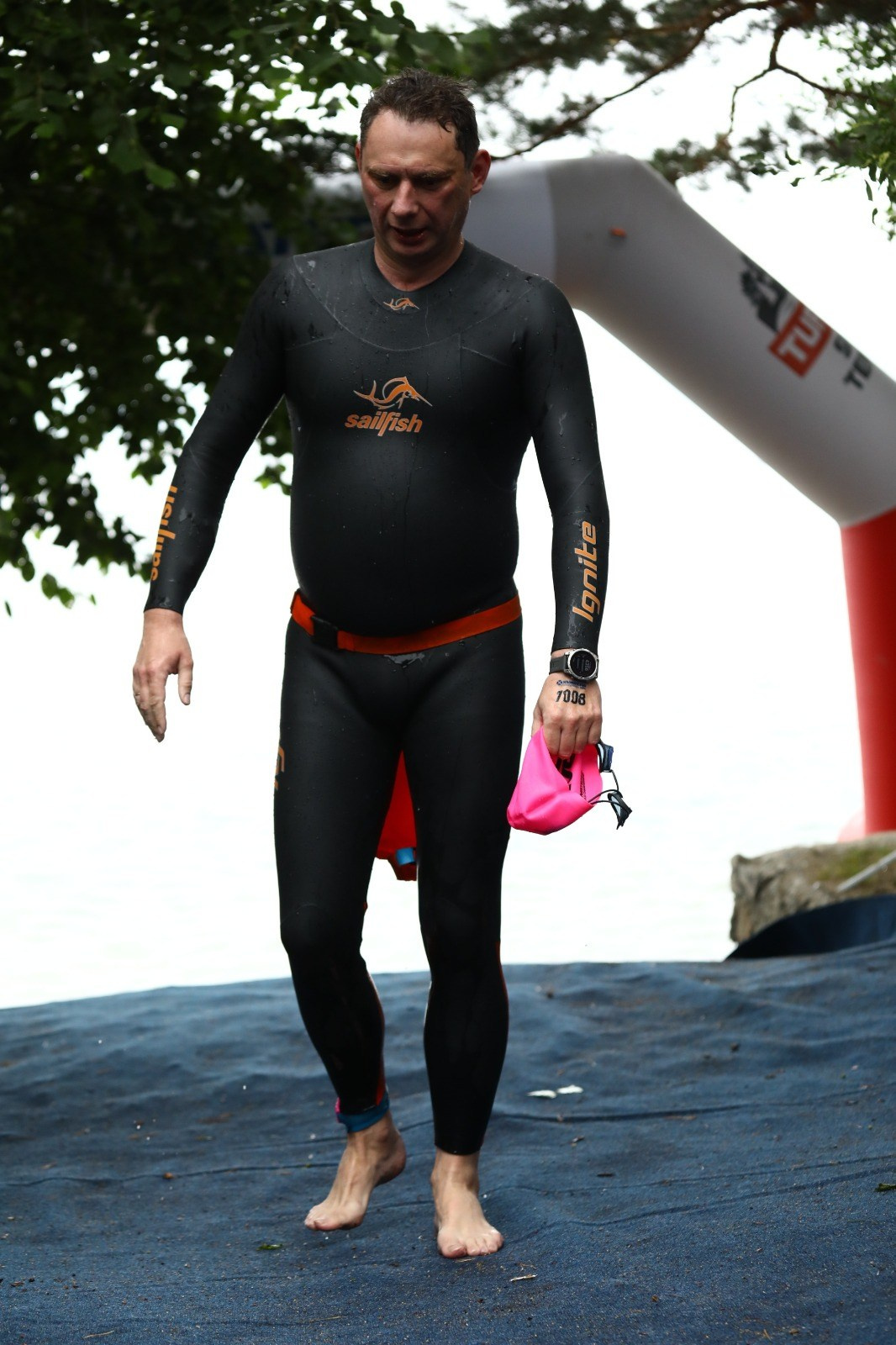 В итоге 7 км через озеро превратились в 2 км туда до середины озера и 2 км обратно