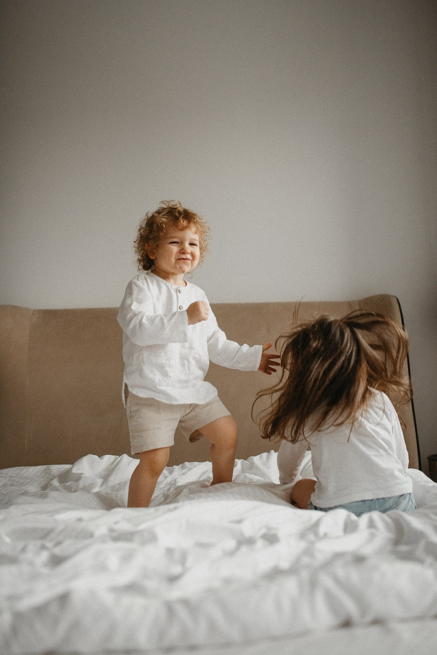 Костя, Яна, Кристина, Леон | дома