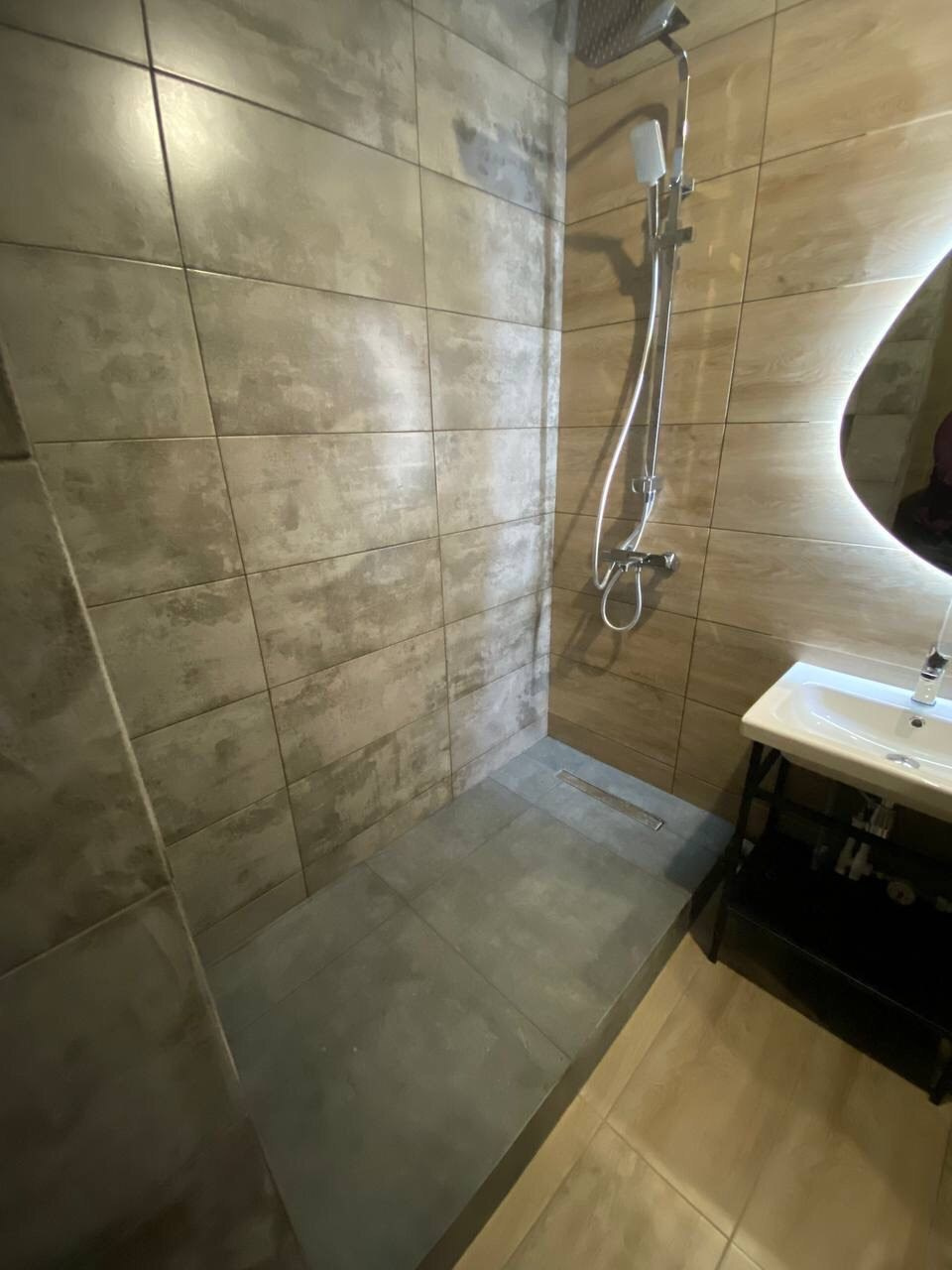 Ванная комната (ул. Волочаевская д. 8). Ремонт санузла, туалета, ванной под ключ в Казани. Укладка плитки