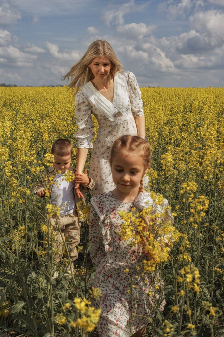 Погуляем. Скоро лето, а пока весна 2024 год. Весна- лето. Семейный детский фотограф Краснодарский край Оксана Колос